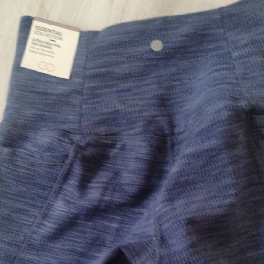 Blue Essential Leggings. Ultra High Rise 7/8 Leggings NWT.   YOUTH❓/SMALL Women'